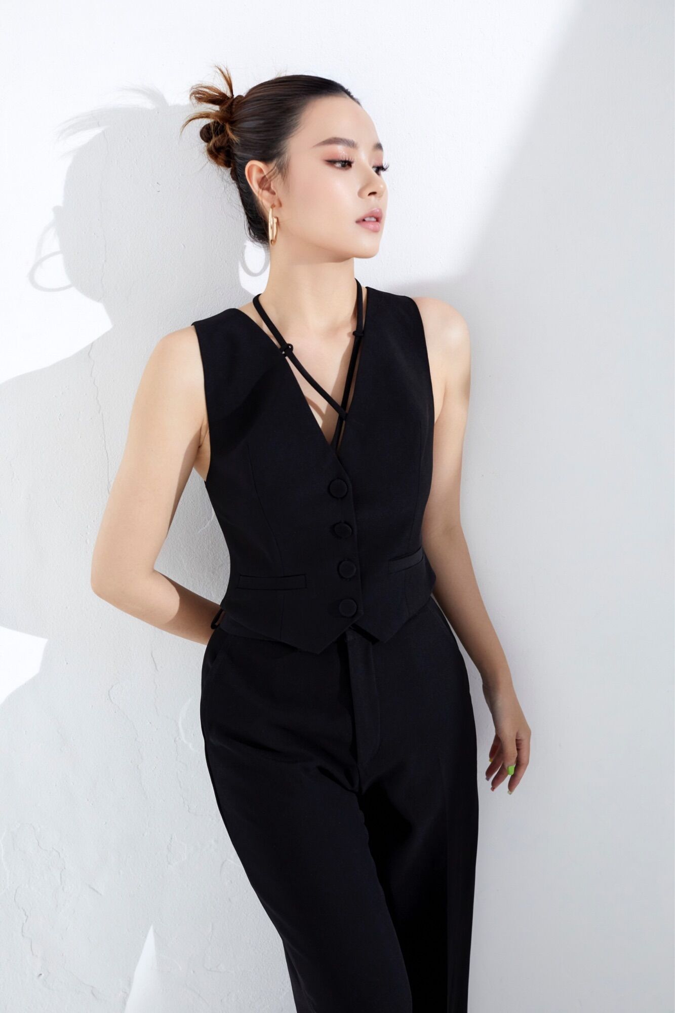 LALLA - Áo gile đan chéo ngực sát nách