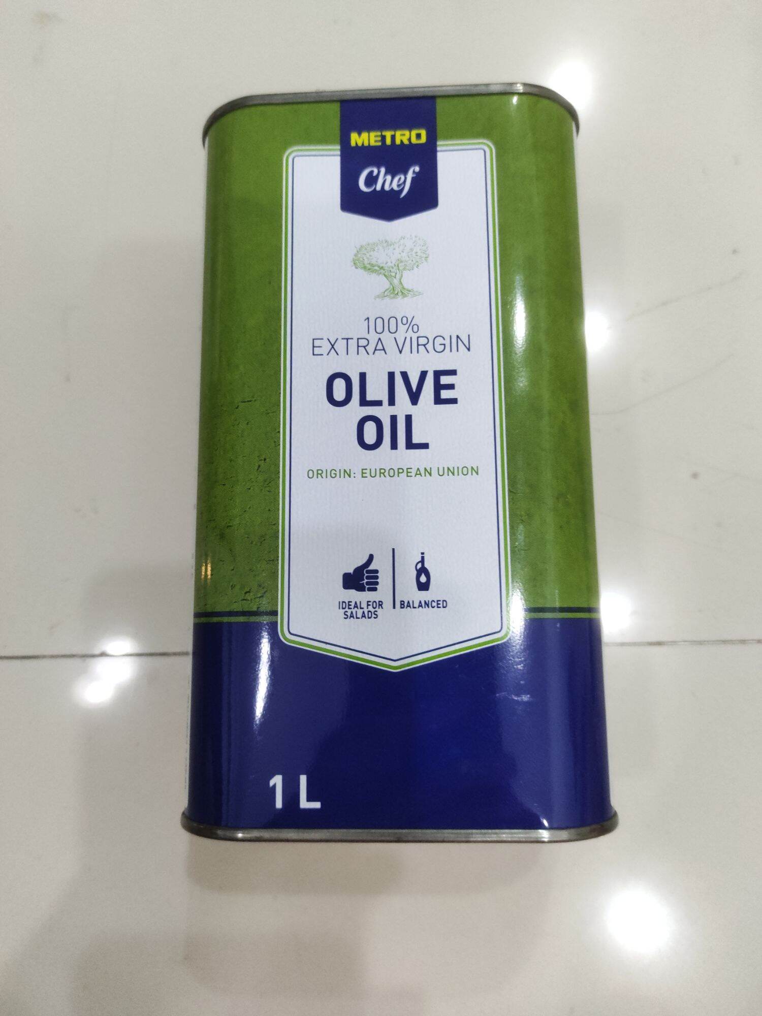 Dau olive sản phẩm Extra virgin dùng trộn salad và chế biến các món ăn