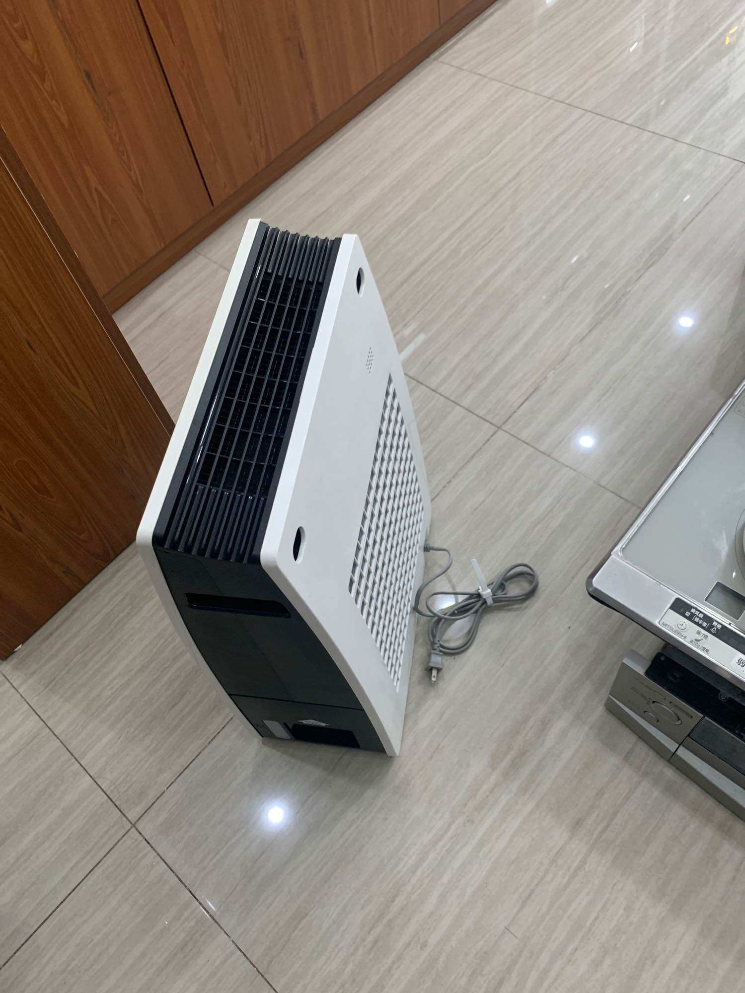 Máy lọc không khí bú ẩm nội địa nhật sharp