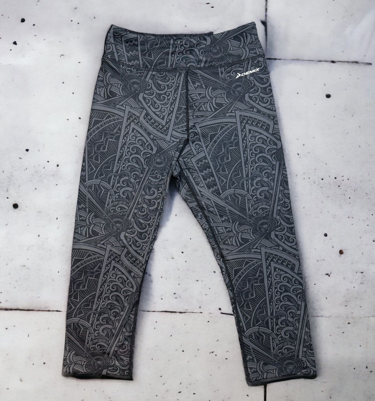 Quần legging lửng nữ Demix xuất dư xịn