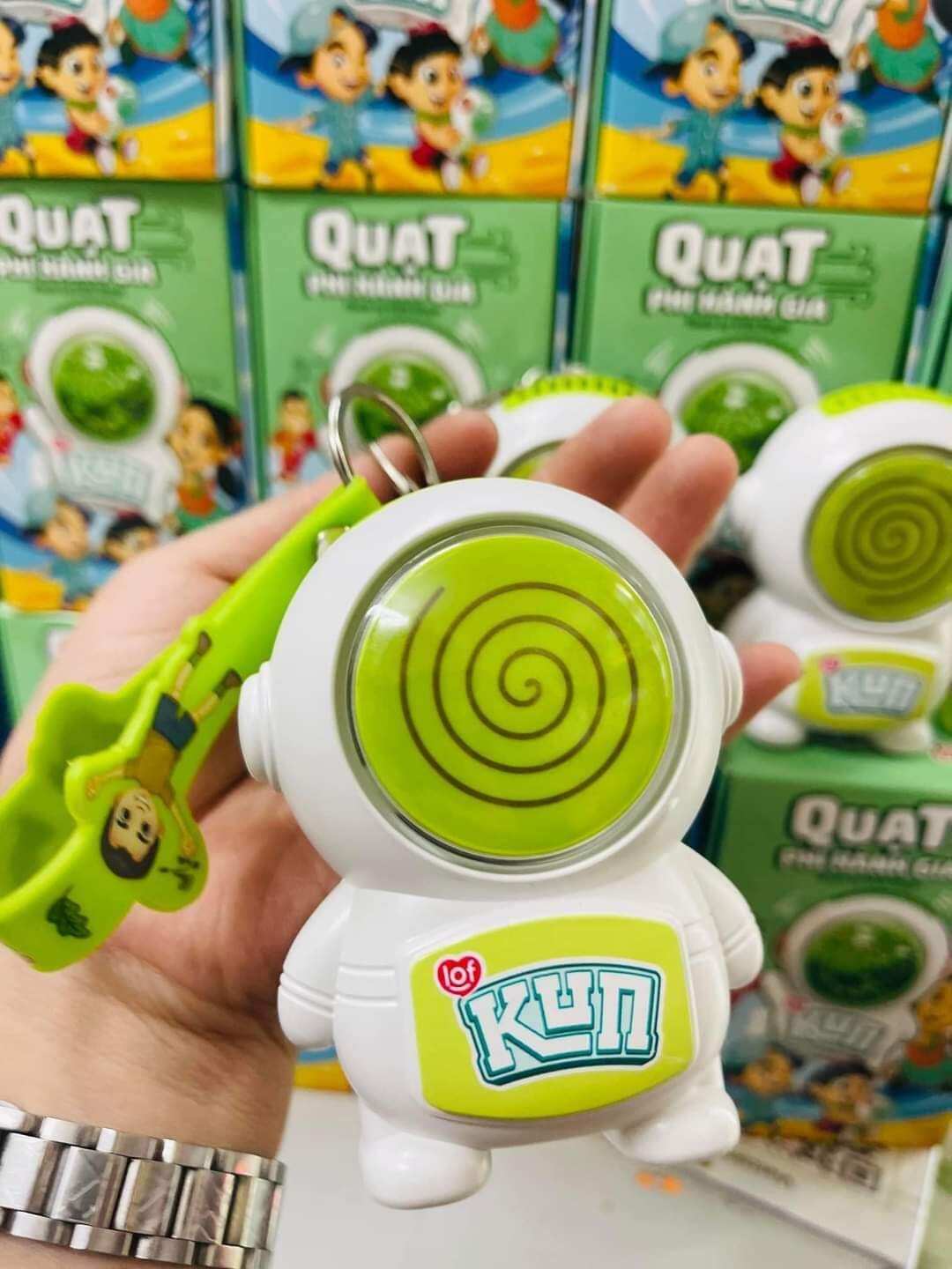 quạt kun phi hành gia mới ( ngẩu nhiên)