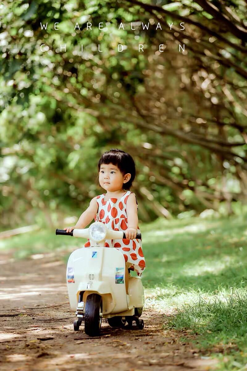 Xe máy điện Vespa vintage cho bé