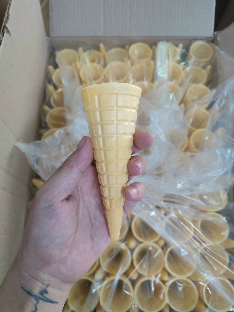 VỎ ĐỰNG KEM ( BÁNH ỐC QUẾ) COMBO 100C