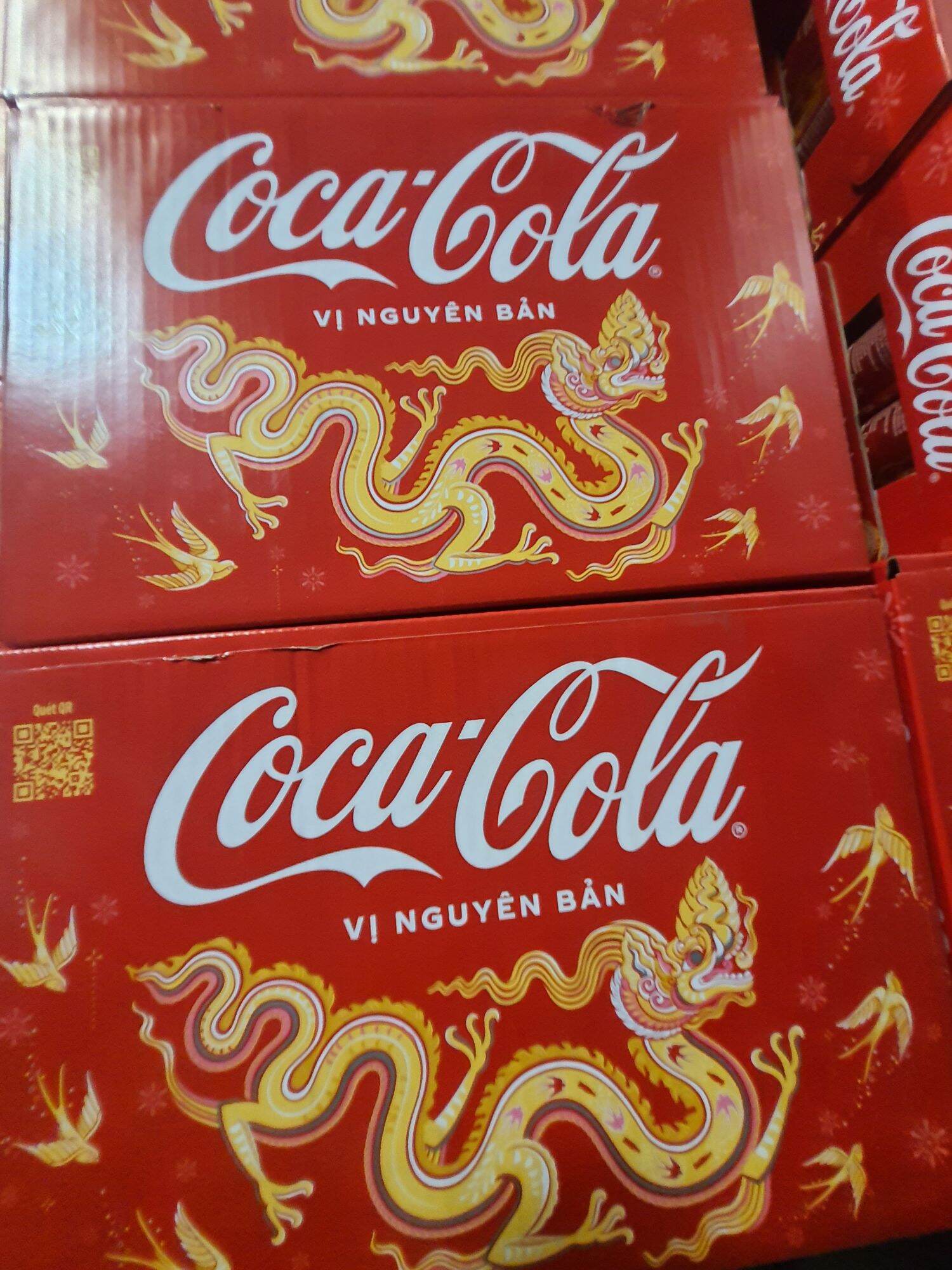 THÙNG 24 LON NƯỚC NGỌT COCA COLA x 320ml