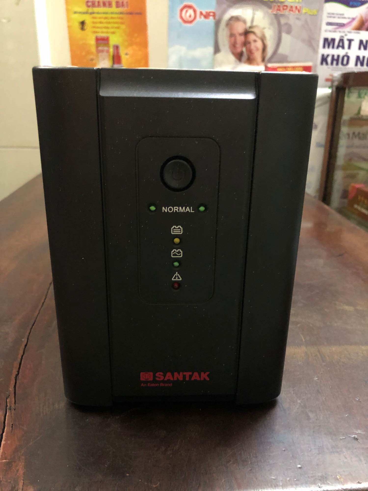 Bộ lưu điện ups santak 2000VA pro 1200w không có bình