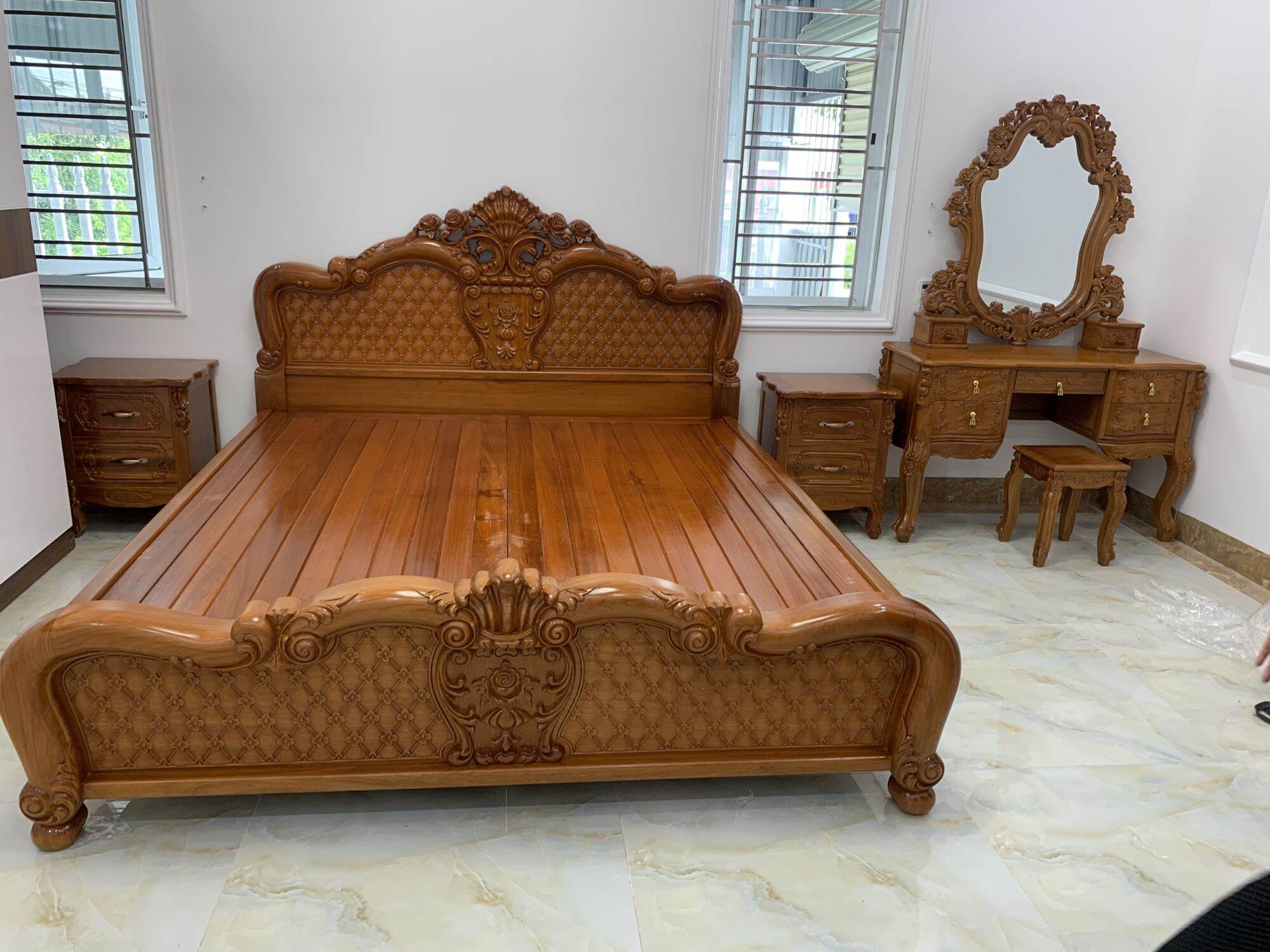 Giường ngủ gỗ gõ 1m8x2m
