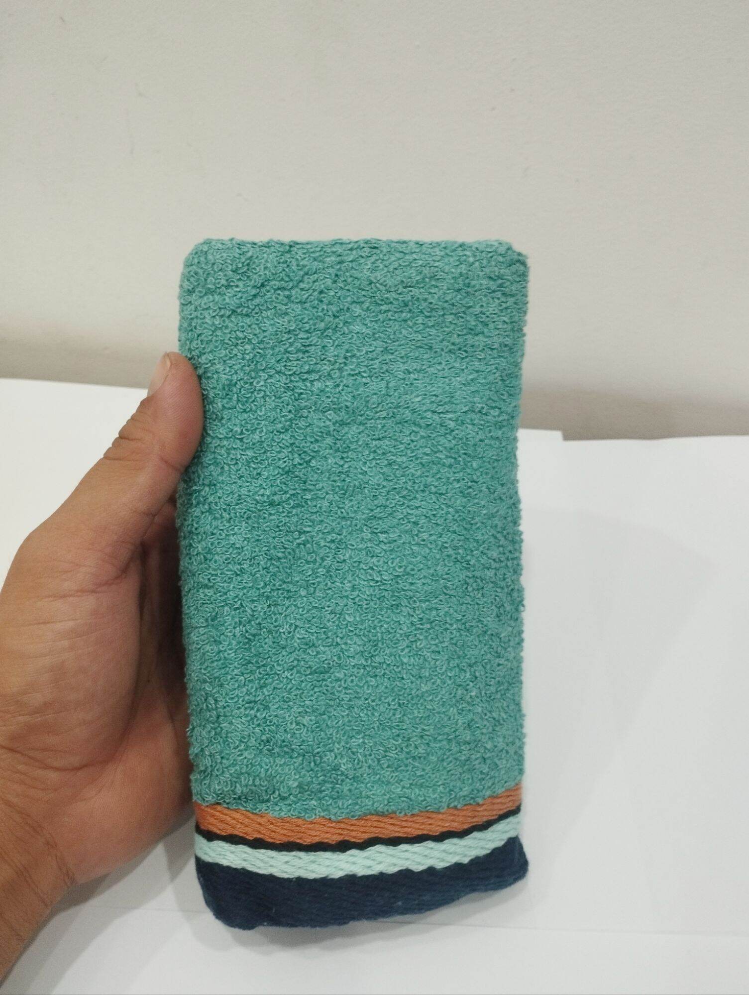 (HCM) Khăn tắm 35 x 75cm màu xanh rêu ( k.mãi Unilever)