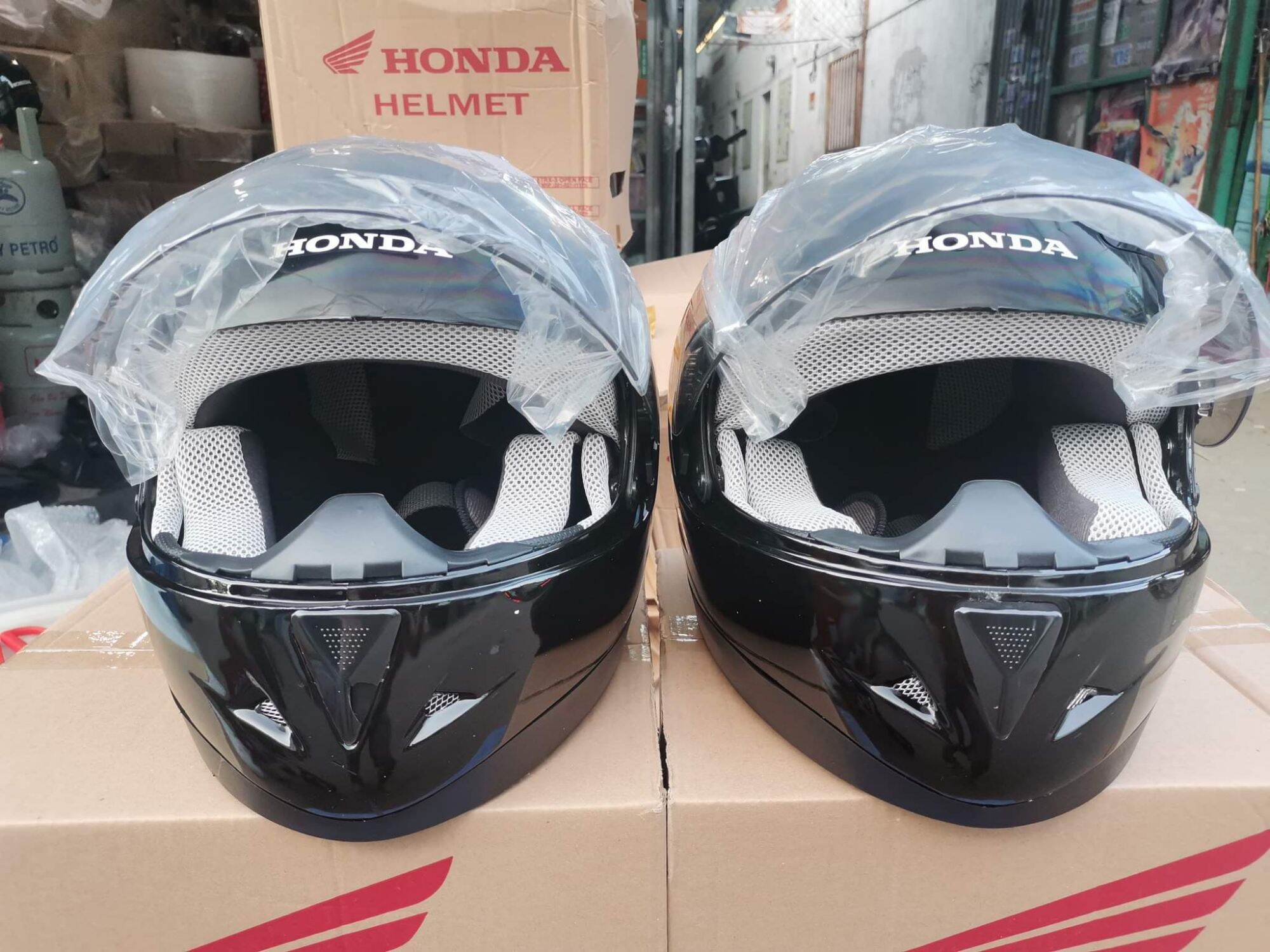 Nón Honda fullface có trầy  xước do vận chuyển