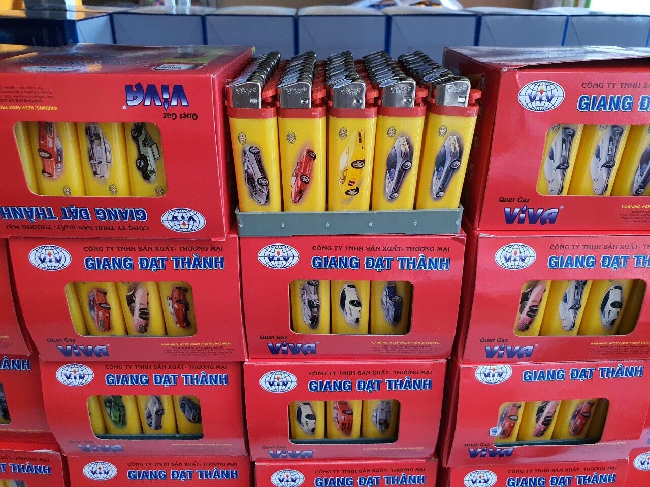 Quẹt gas vàng xe Giang Đạt Thành( hộp 50 cái)
