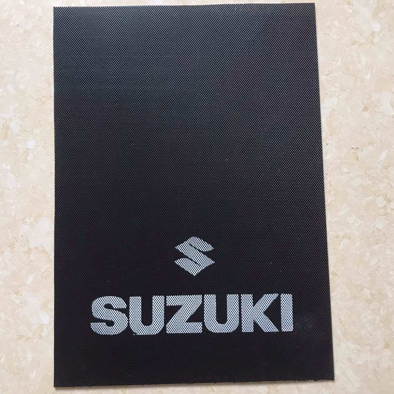 Miếng cao su chắn bùn in chữ SUZUKI, tấm chắn bùn cho xe ba gác, xe máy, xe ô tô
