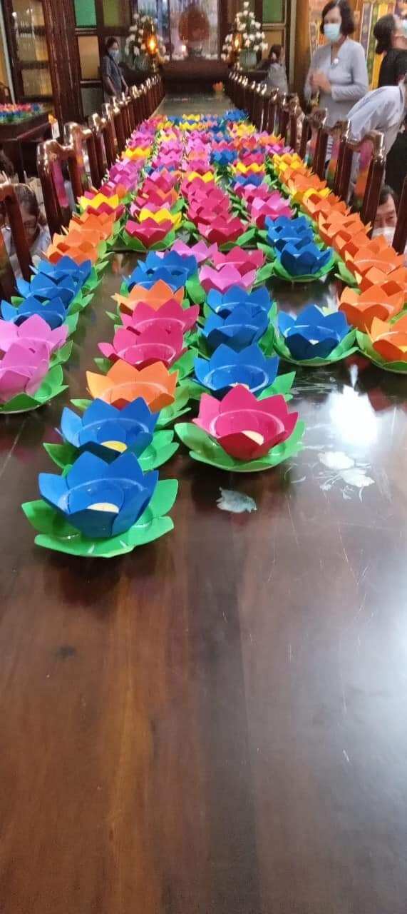 Đèn hoa đăng thả nước - 50 bông