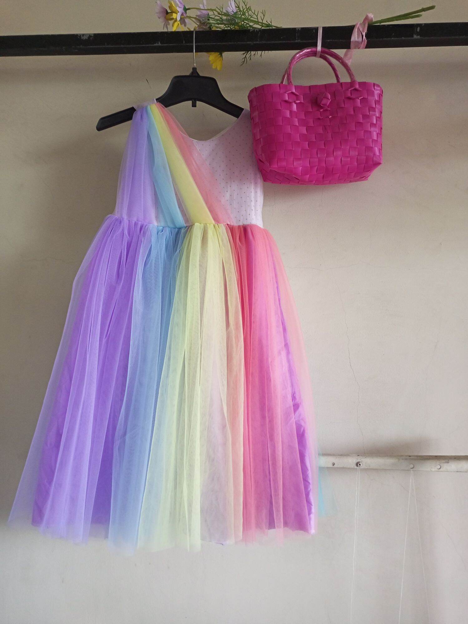 Váy công chúa,*#pony.... màu sắc nhã nhặn xinh xắn, bé gái nào cũng mê pony ,, đủ size 2-10 , khách note kg của bé giúp em cho chính xác hơn ạ,