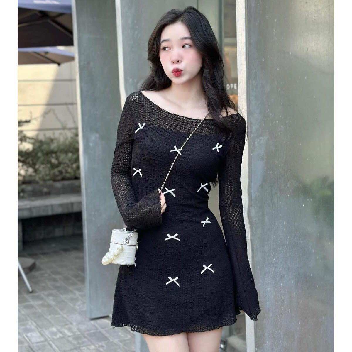 Đầm Chữ A Tay Loe Dài Vải Lưới Đính Nơ Kèm Lót