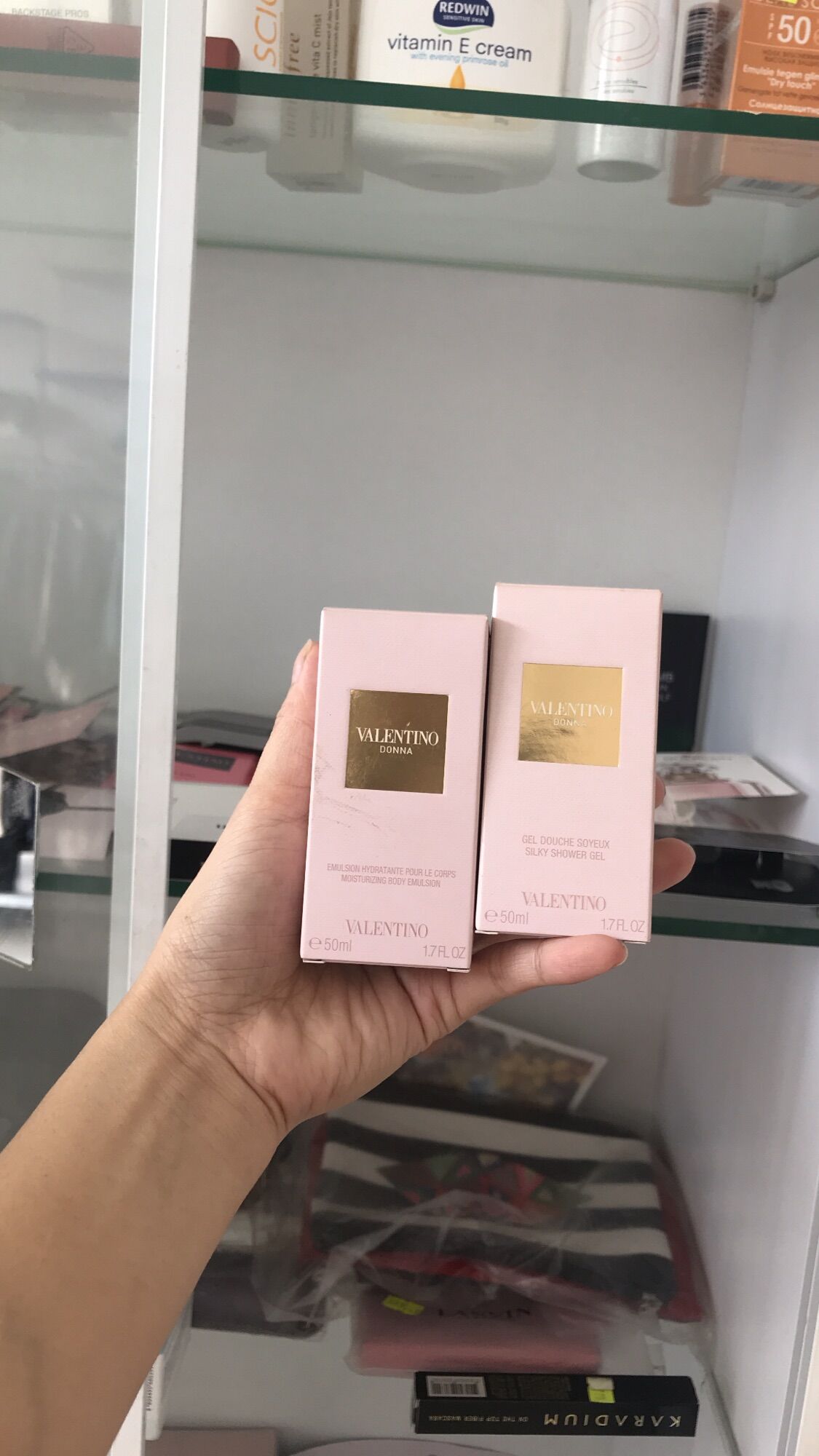 Dưỡng thơm nước hoa valentino donna 50ml