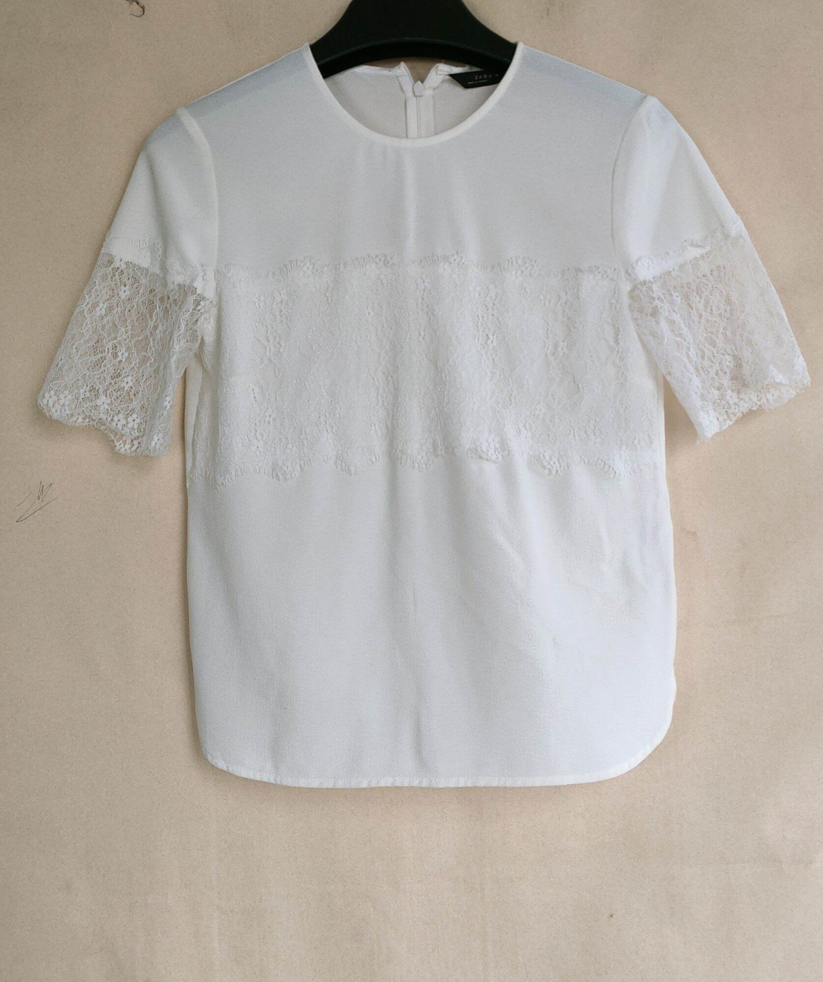 Áo zara trắng phối ren sz xs, new 95%