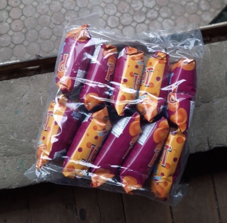 Bịch 10 gói snack phomat miếng Oishi 16g