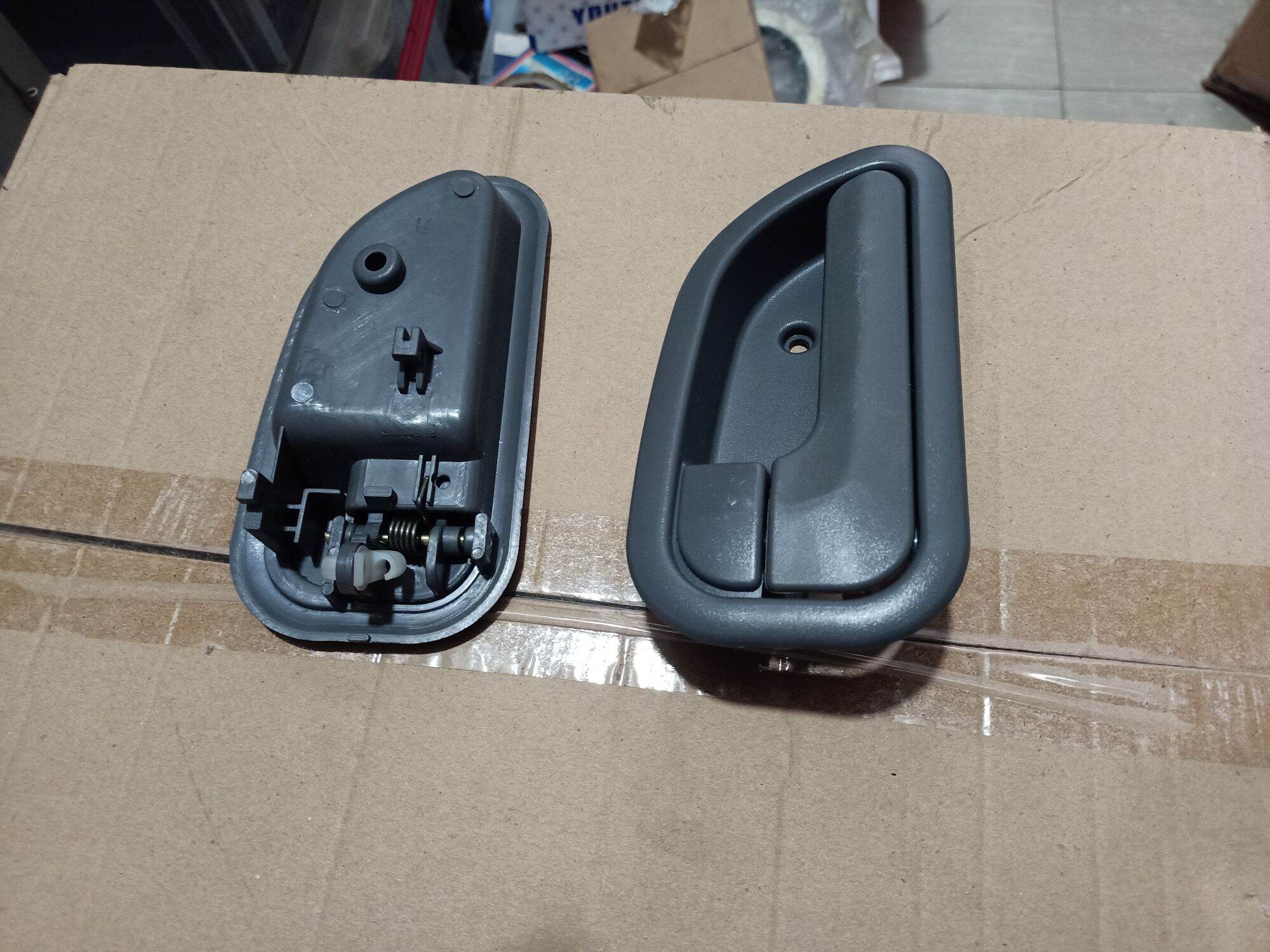 Tay mở cửa trong xe thaco olin 500b, 700b, 900a