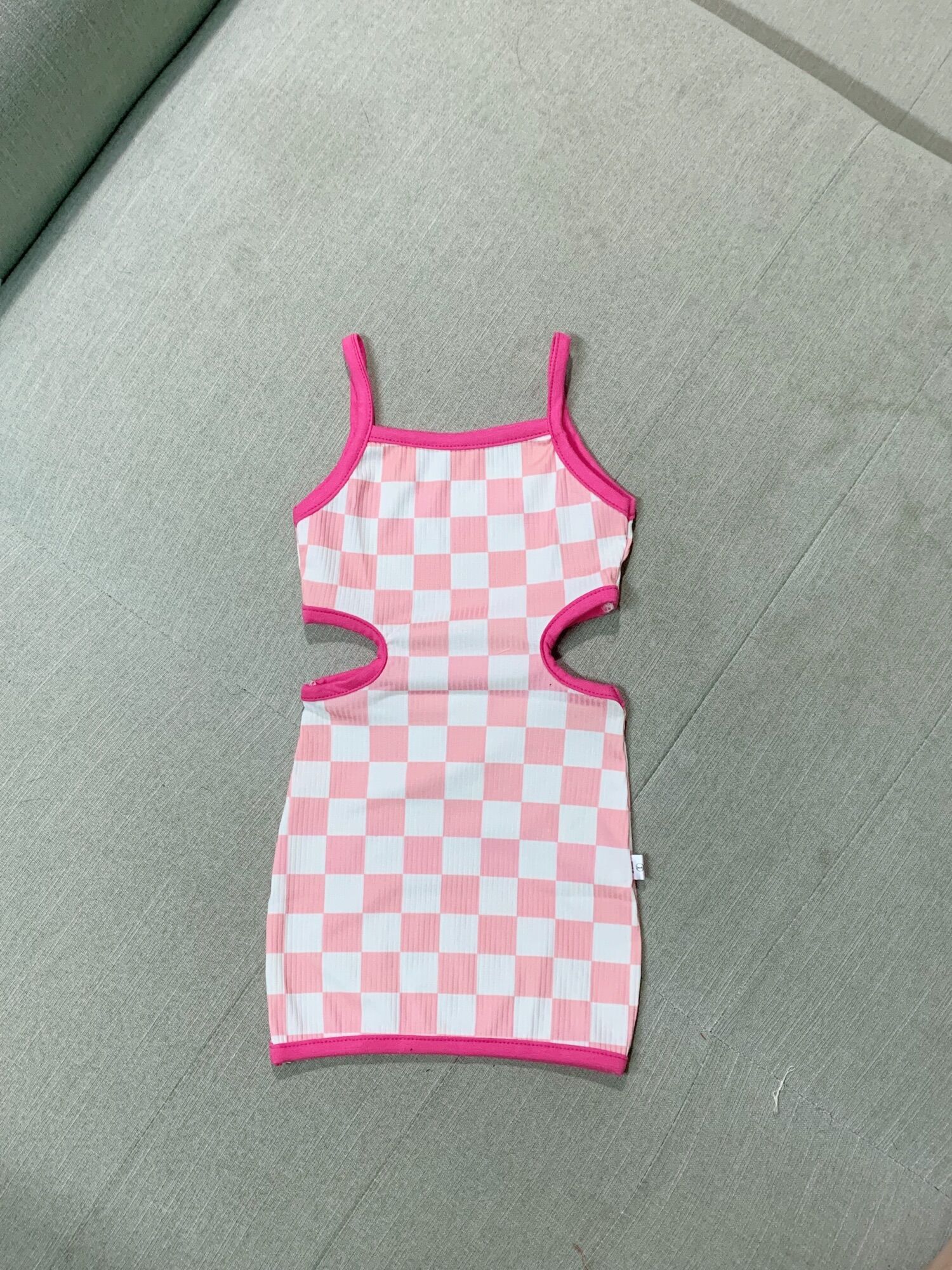 Đầm body 2 dây khoét eo cho bé gái