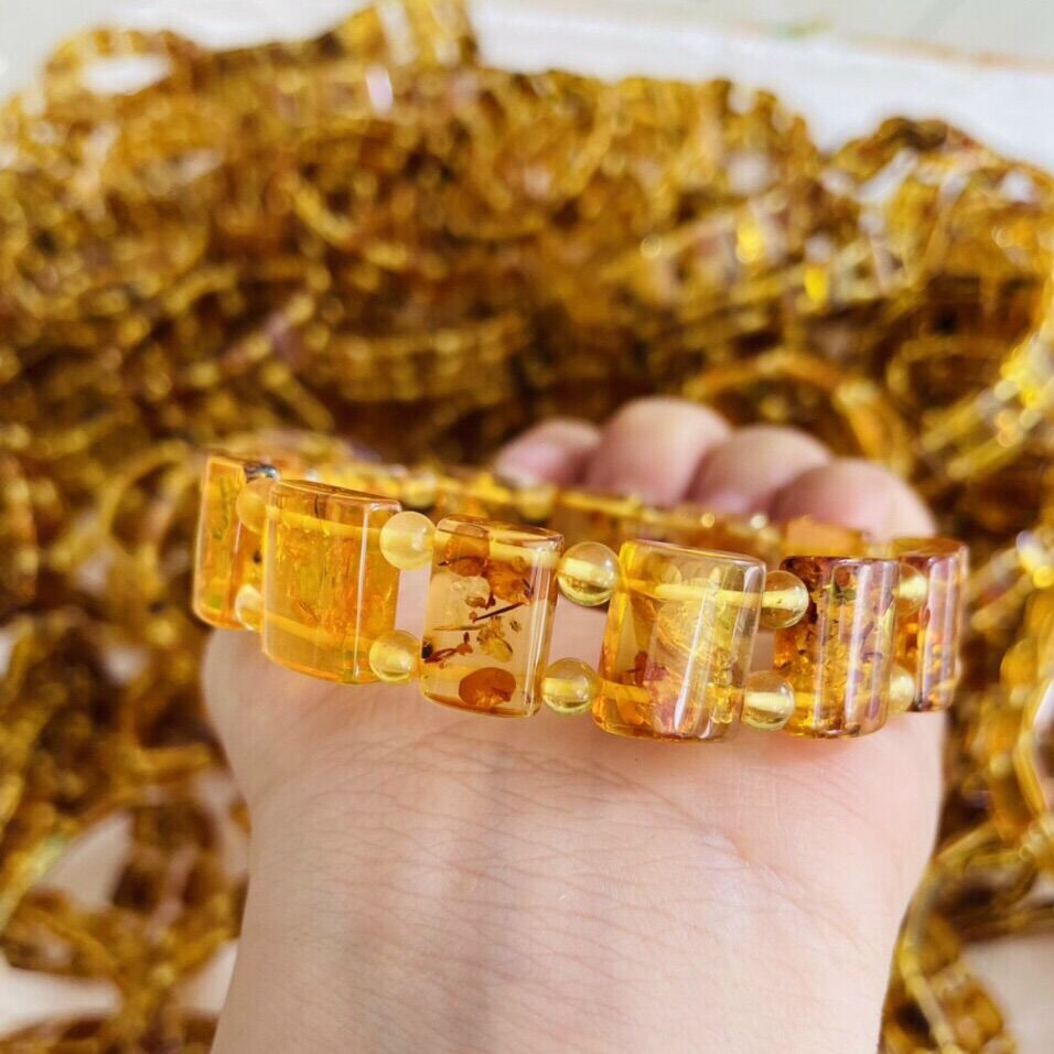 Vòng tay hổ phách amber tự nhiên, có kèm giấy kiểm định, hàng chuẩn đẹp