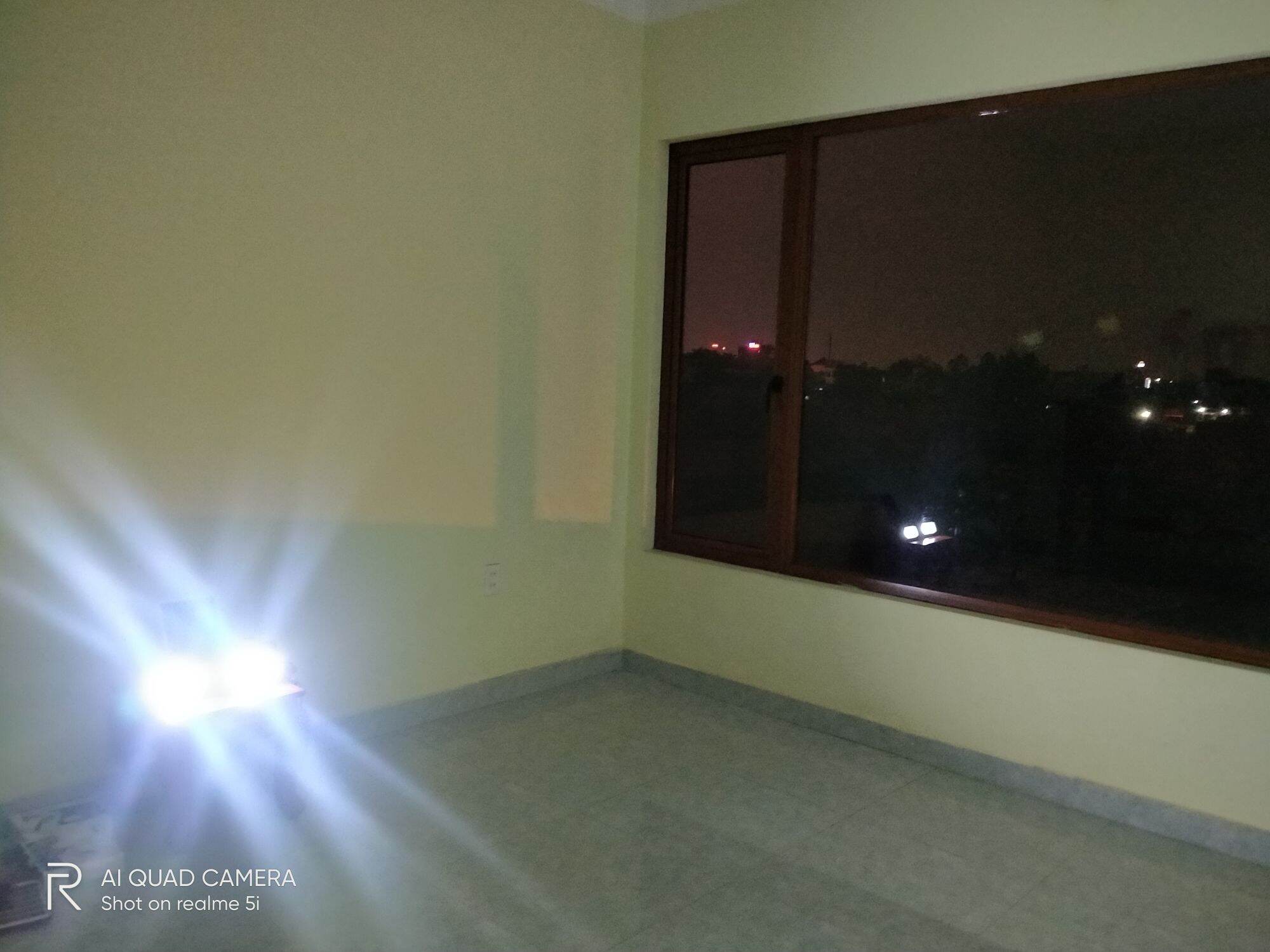 Đèn năng lượng mặt trời Solar 2 bóng 200w