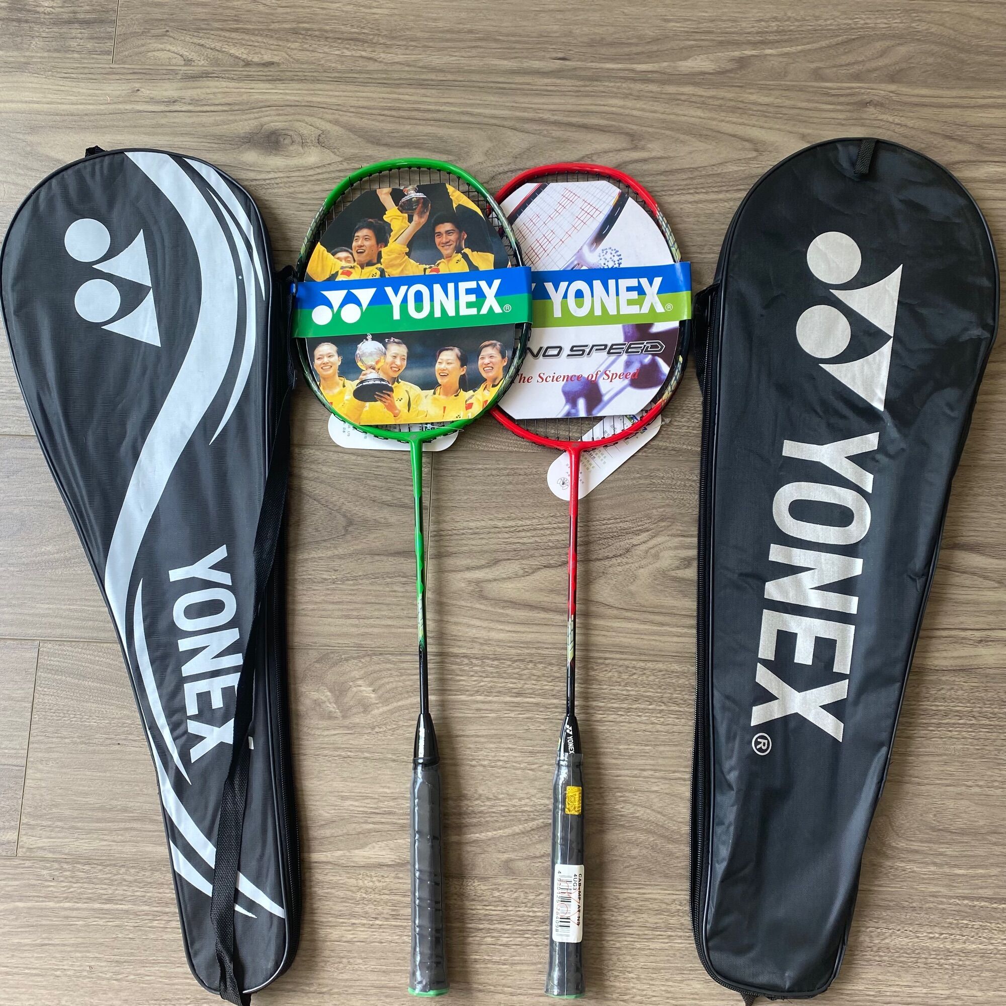 Bộ hai Vợt cầu lông YONEX cước chính hãng giá rẻ (tặng kèm 2 bao đựng vợt)