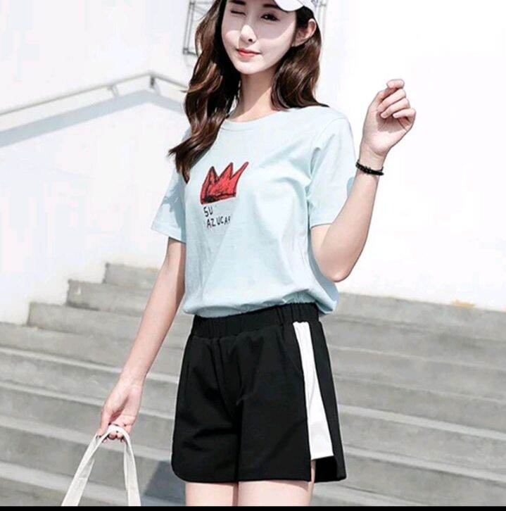 Quần short nữ phối sọc sườn thể thao