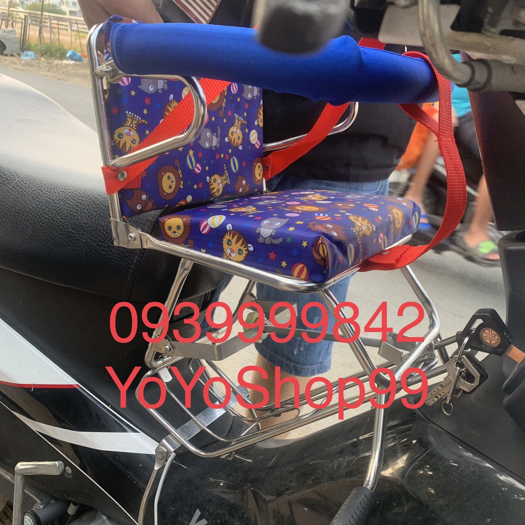 Ghế ngồi xe máy số cho bé có dựa vòng - đai