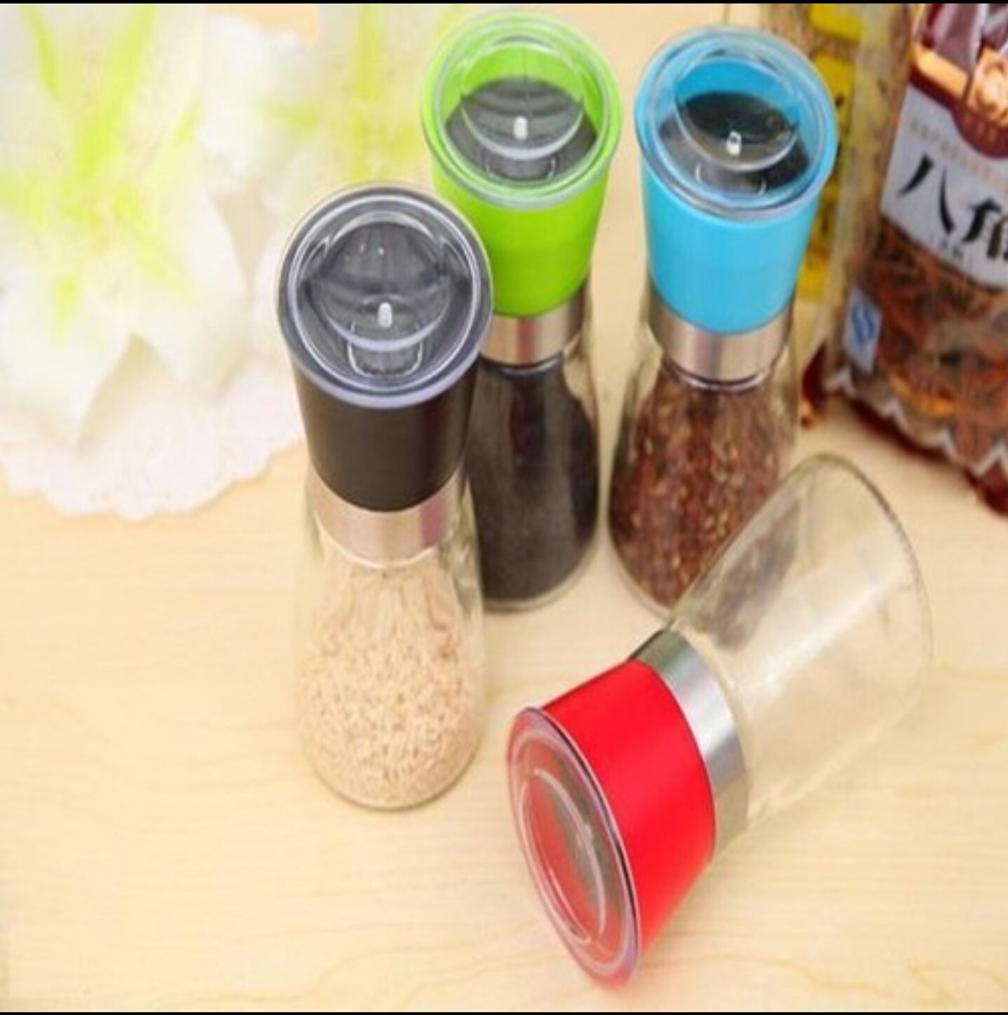 Dụng cụ xay hạt tiêu bằng tay