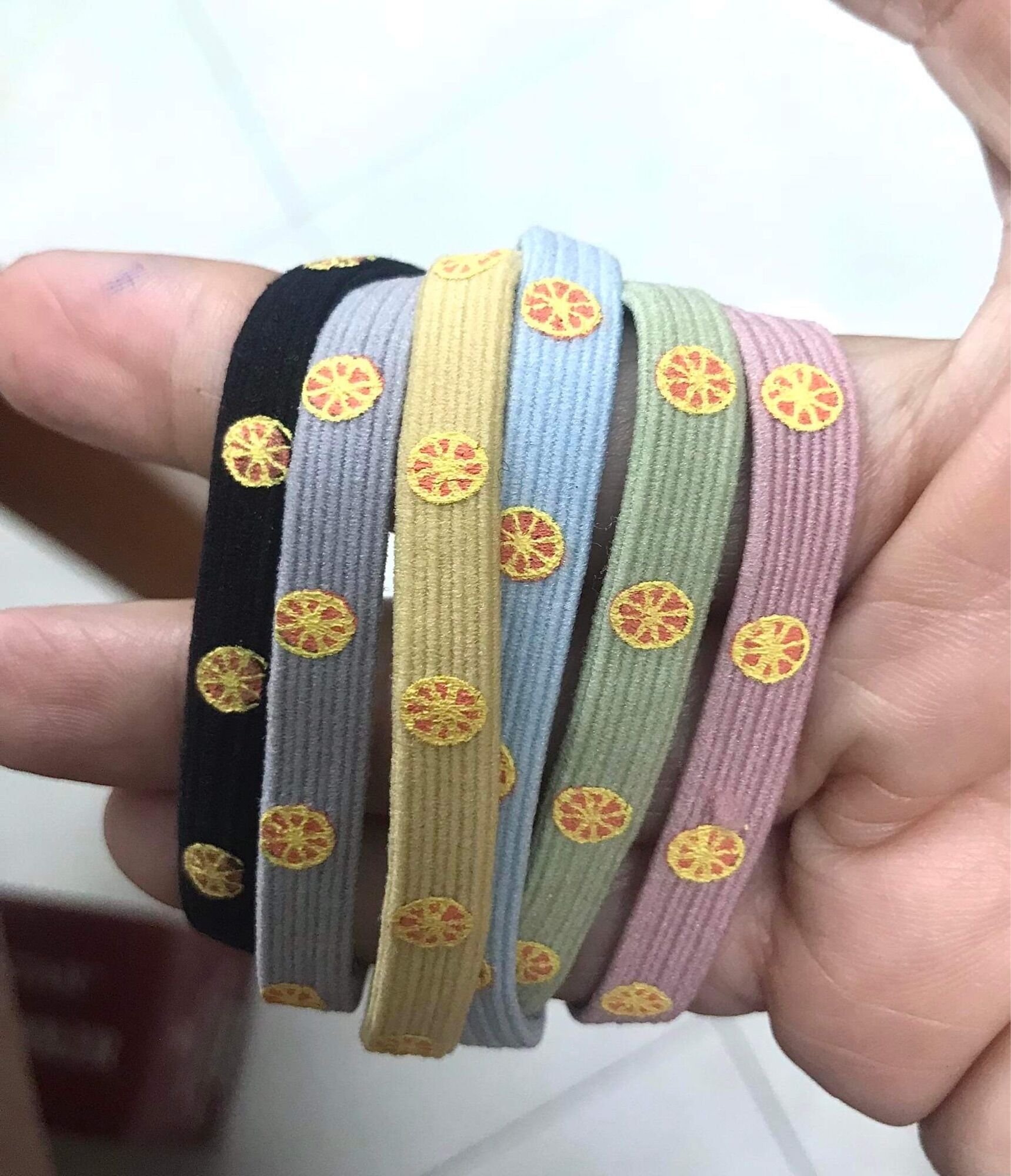 5 sợi thun cột tóc in hoa.