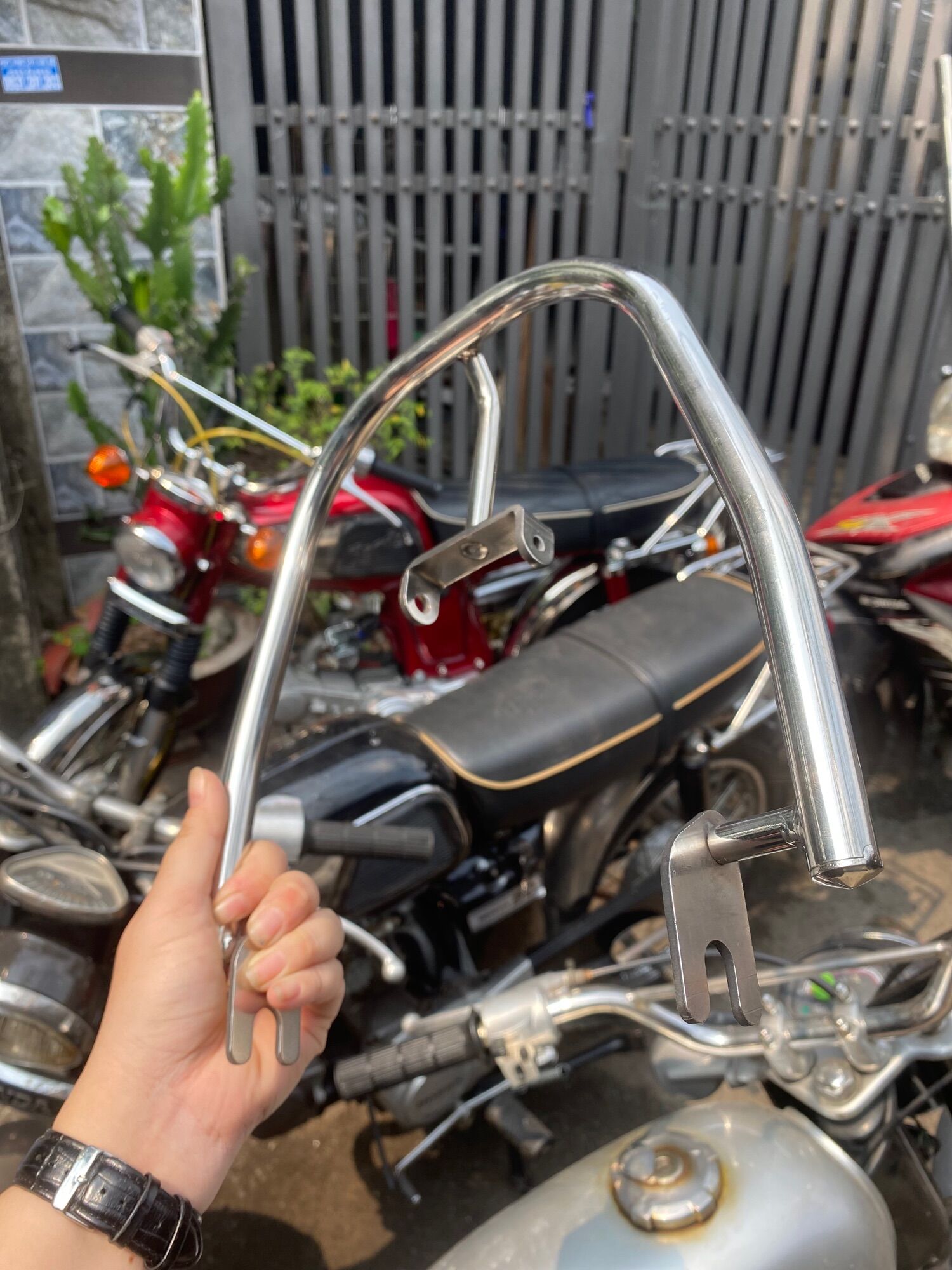 Baga chữ u, hàng gia công. dành cho mọi dòng xe 67 - 68 - cd - cl
