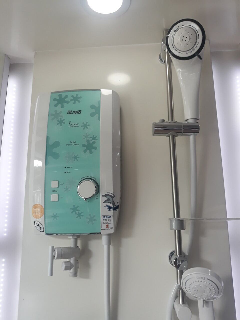 Máy tắm nước nóng nhập khẩu malaysia alpha S100E