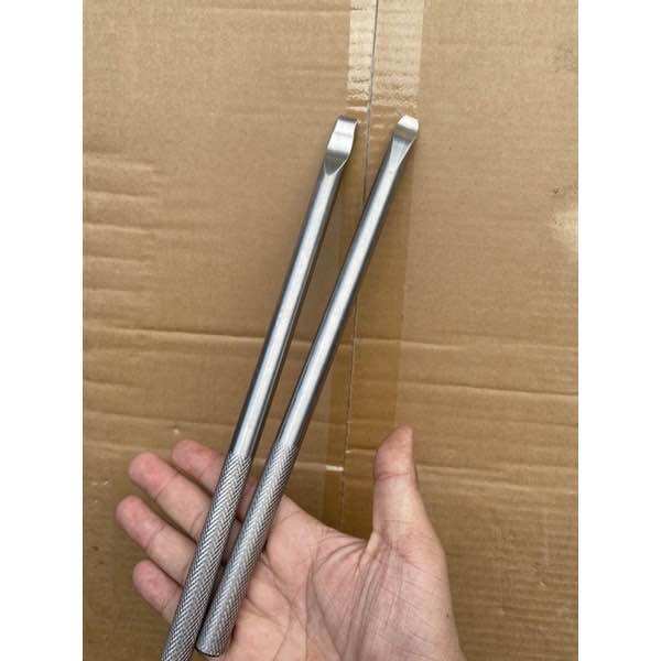 Móc lốp xe máy inox 304 hàng CNC ( phi 14 có nhám chống trơn )
