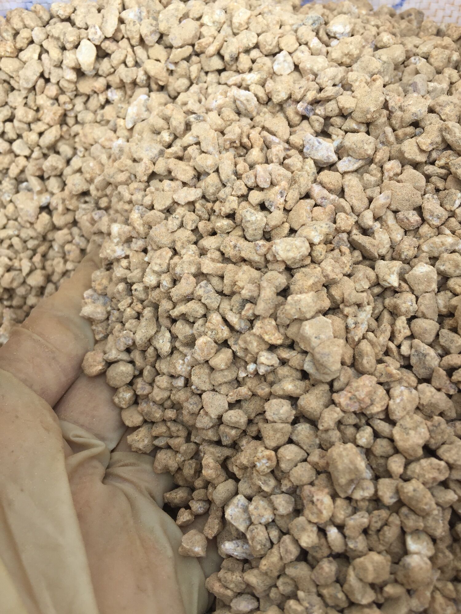 Đá masato maifan size 3-6mm cho sen đá xương rồng 500g 17k