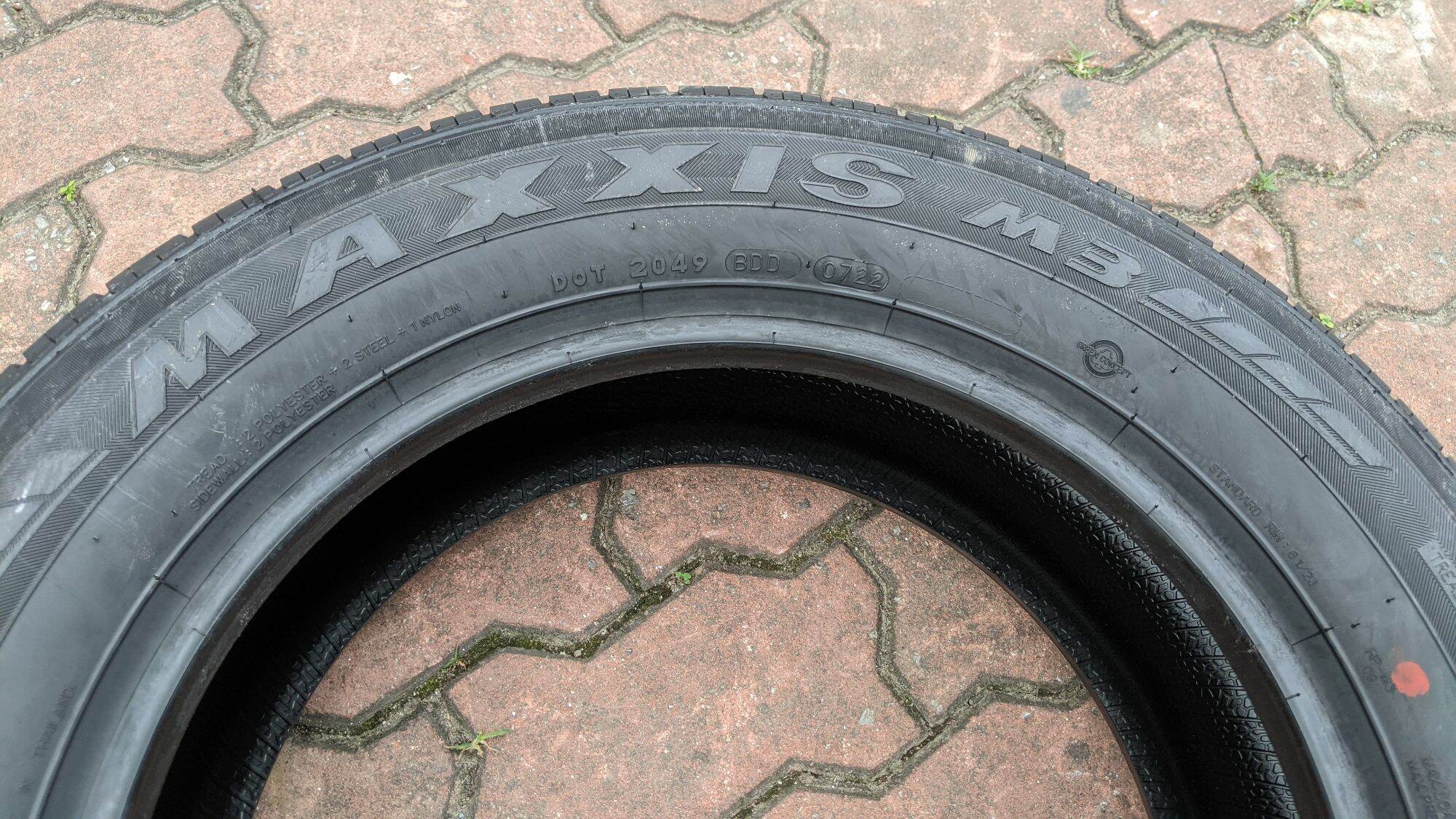 Lốp 215/60R16 95V Maxxis HP-M3