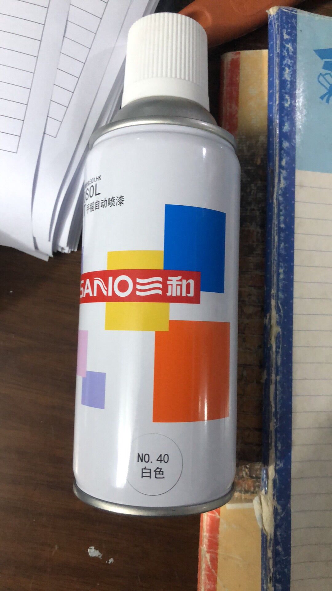 Sơn xịt sano trắng bóng 40, trắng mờ 05