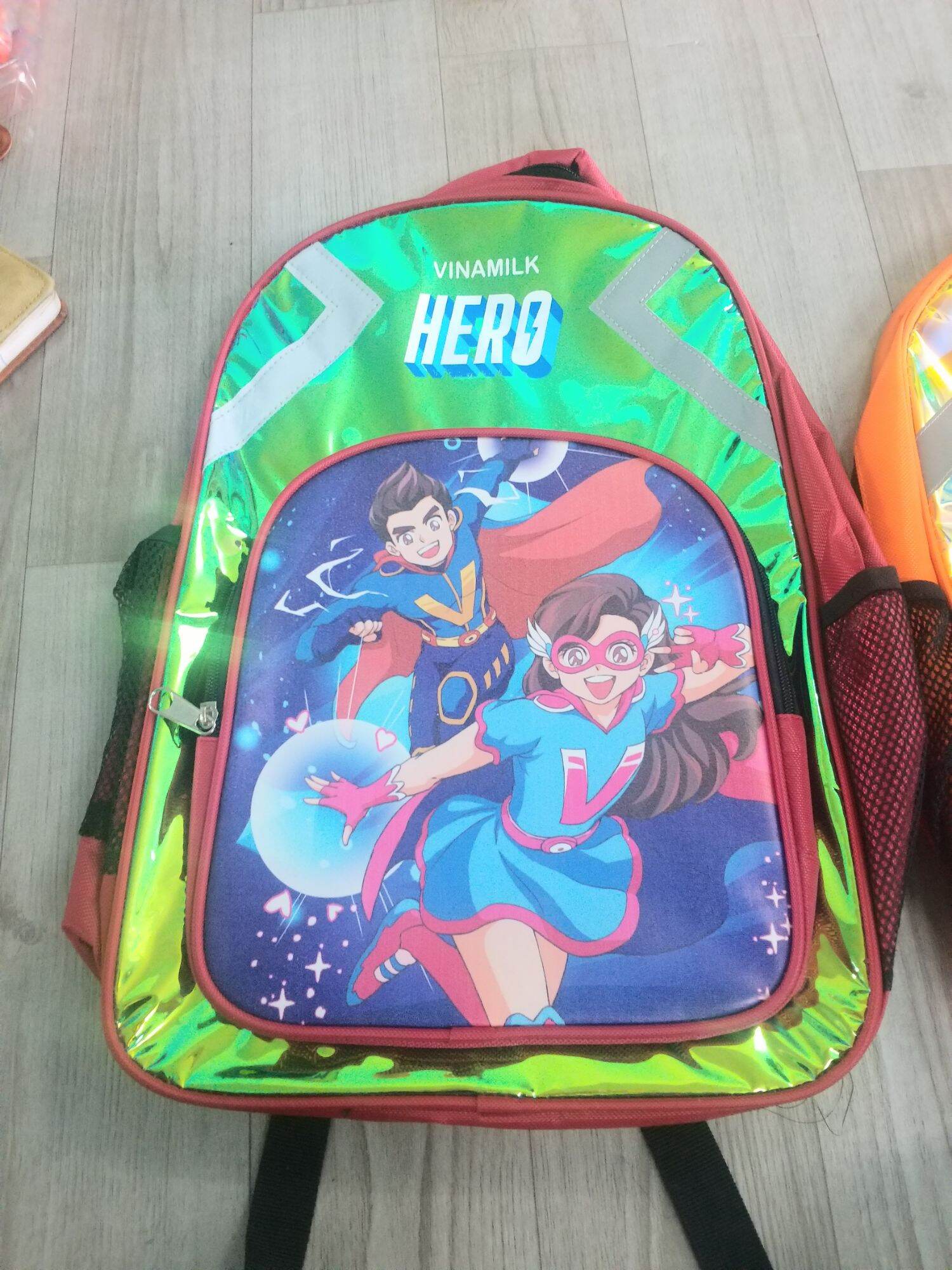 balo dạ quang Hero / bóng da Hero ( quà khuyến mại sữa Vinamilk)