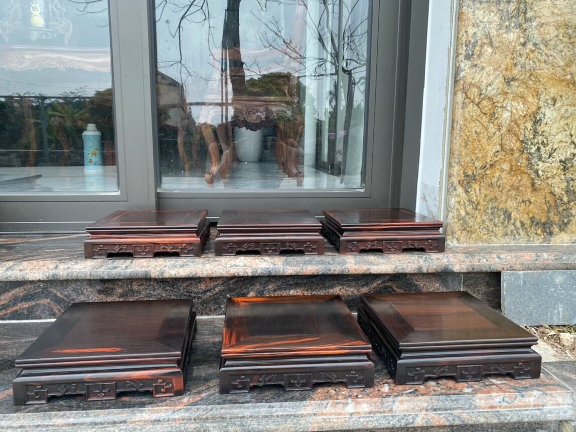 Kỷ vuông gỗ trắc 25x25cm