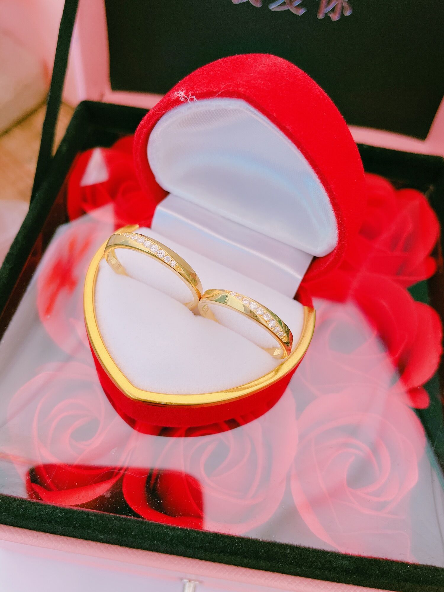 Nhẫn đôi - nhẫn cưới vàng tây xinh cho ce ạ