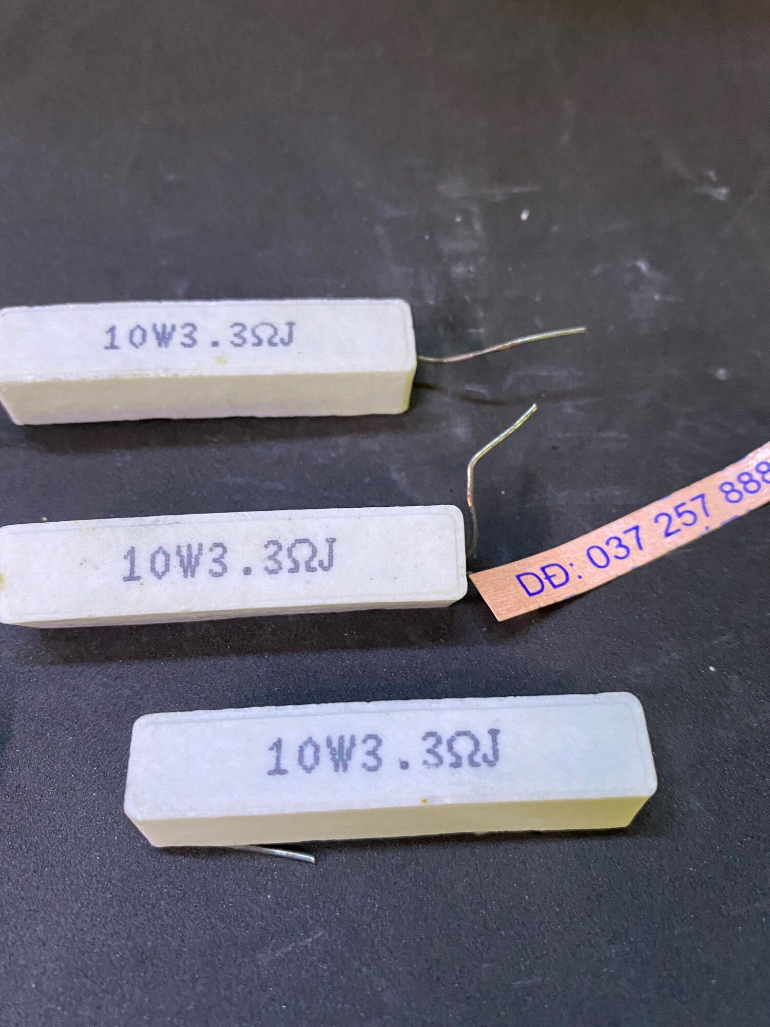 Trở sứ công suất 10w-3.3 ohm