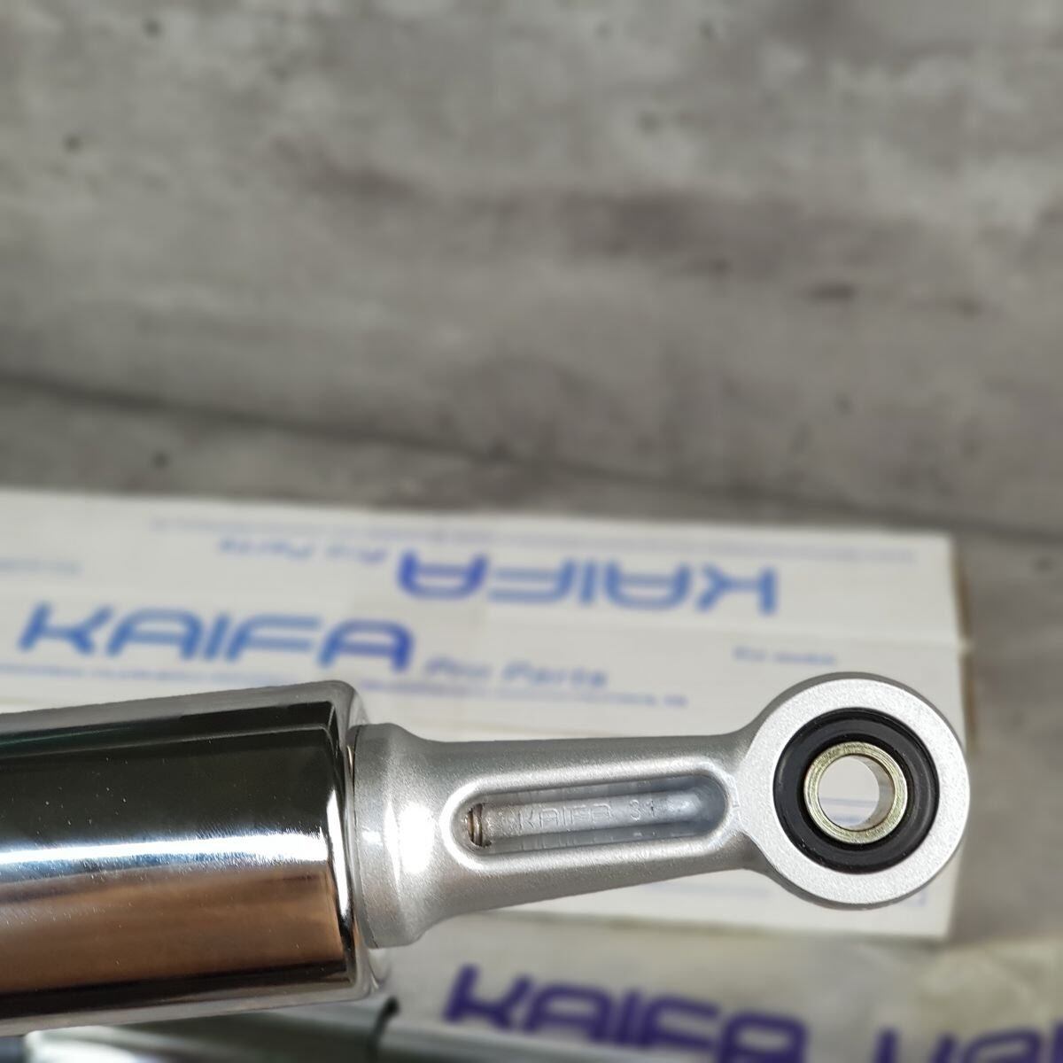 Phuộc sau - Dream hiệu KaiFa ( 1 cặp ) 33cm