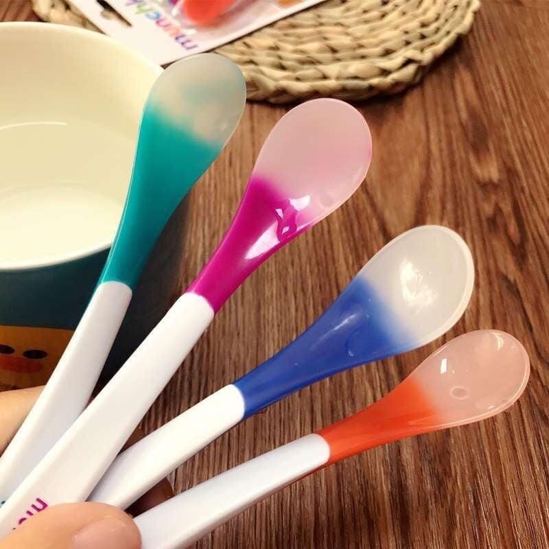 Thìa mềm ăn dặm báo nóng Munchkin Mỹ