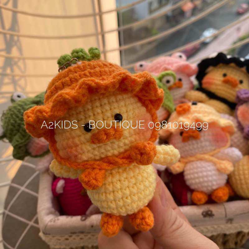 [Có sẵn] Móc khoá con vịt/ Gấu dâu bằng len thủ công handmade siêu cute