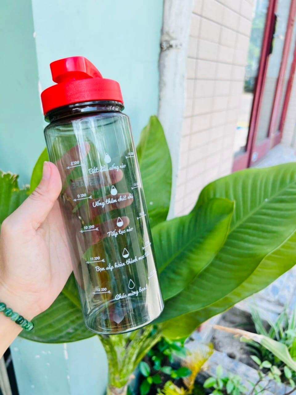 bình nước chia vạch nesle 700ml ( combo 2 cái)