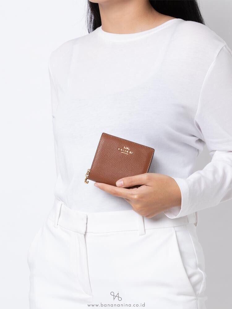 Ví C0ach Snap Card Case gập trẻ trung