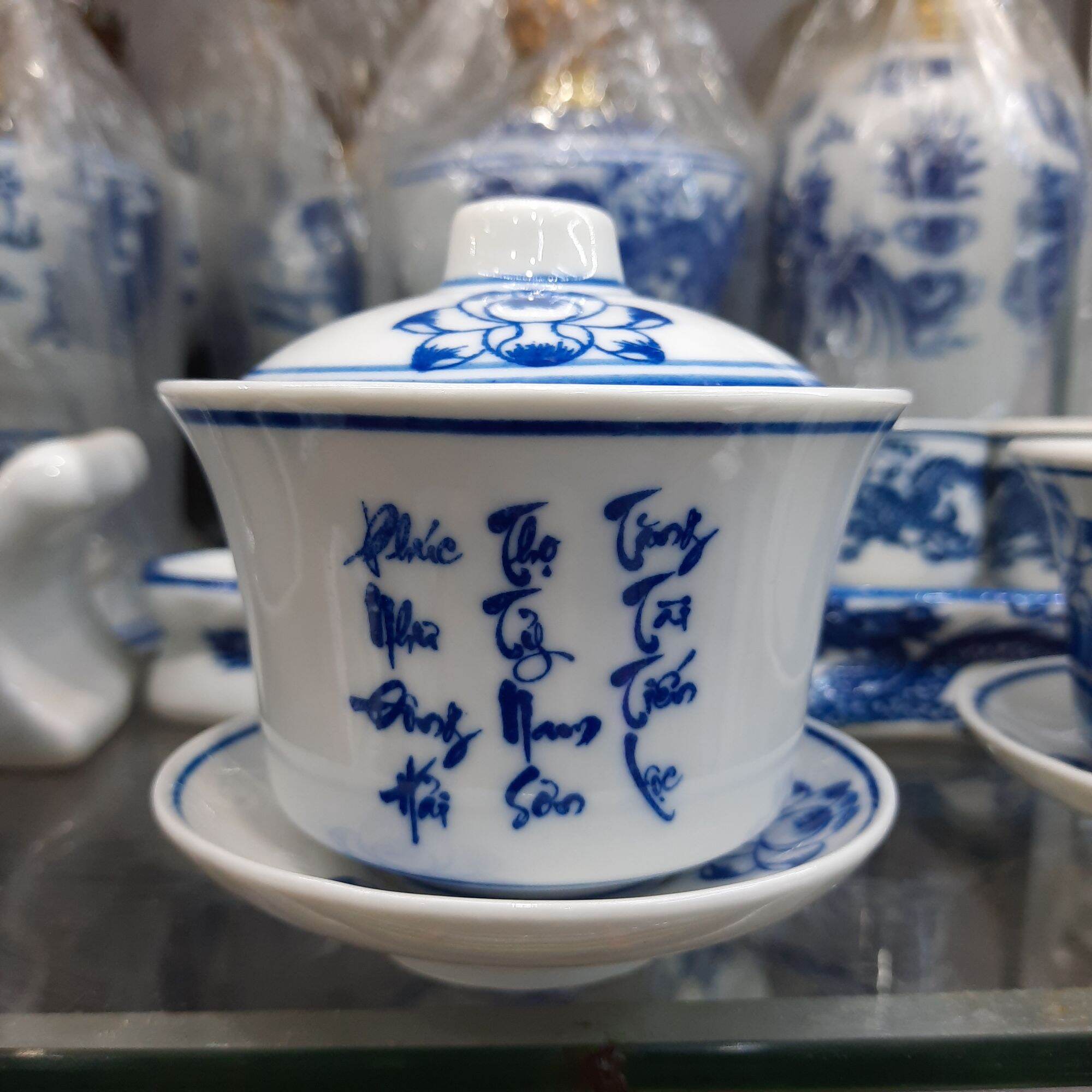 Bát sâm uống trà có nắp vẽ sen