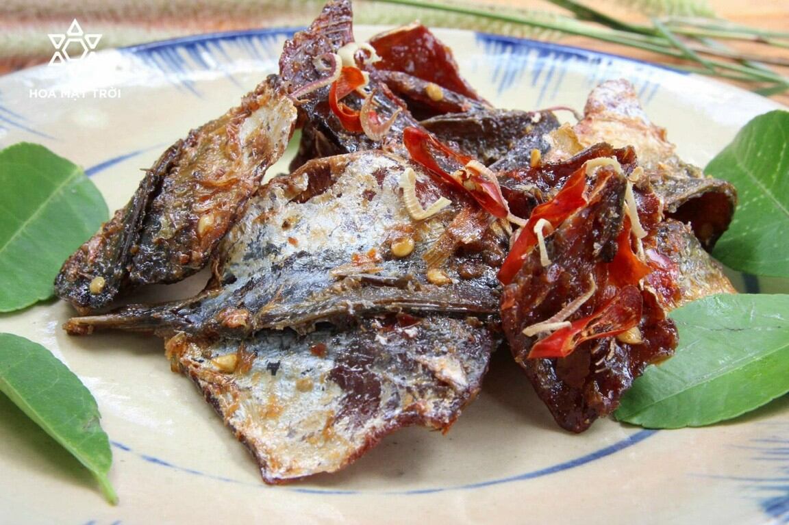 Cá chỉ vàng rim cay