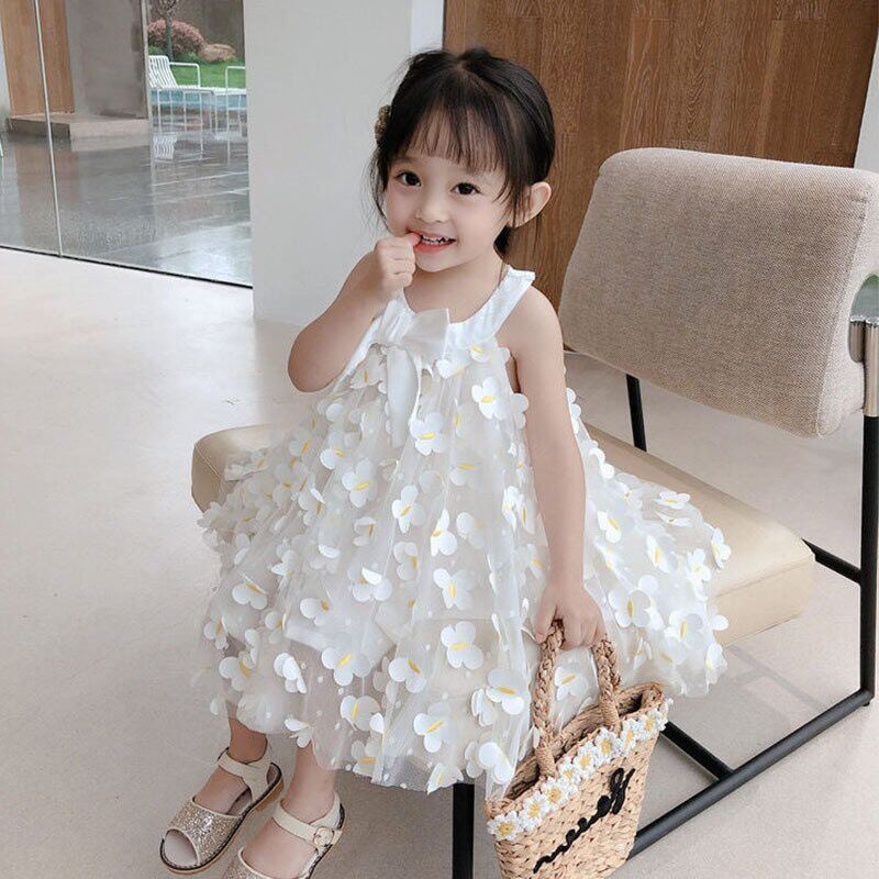 Váy hoa trắng 3D cho bé gái