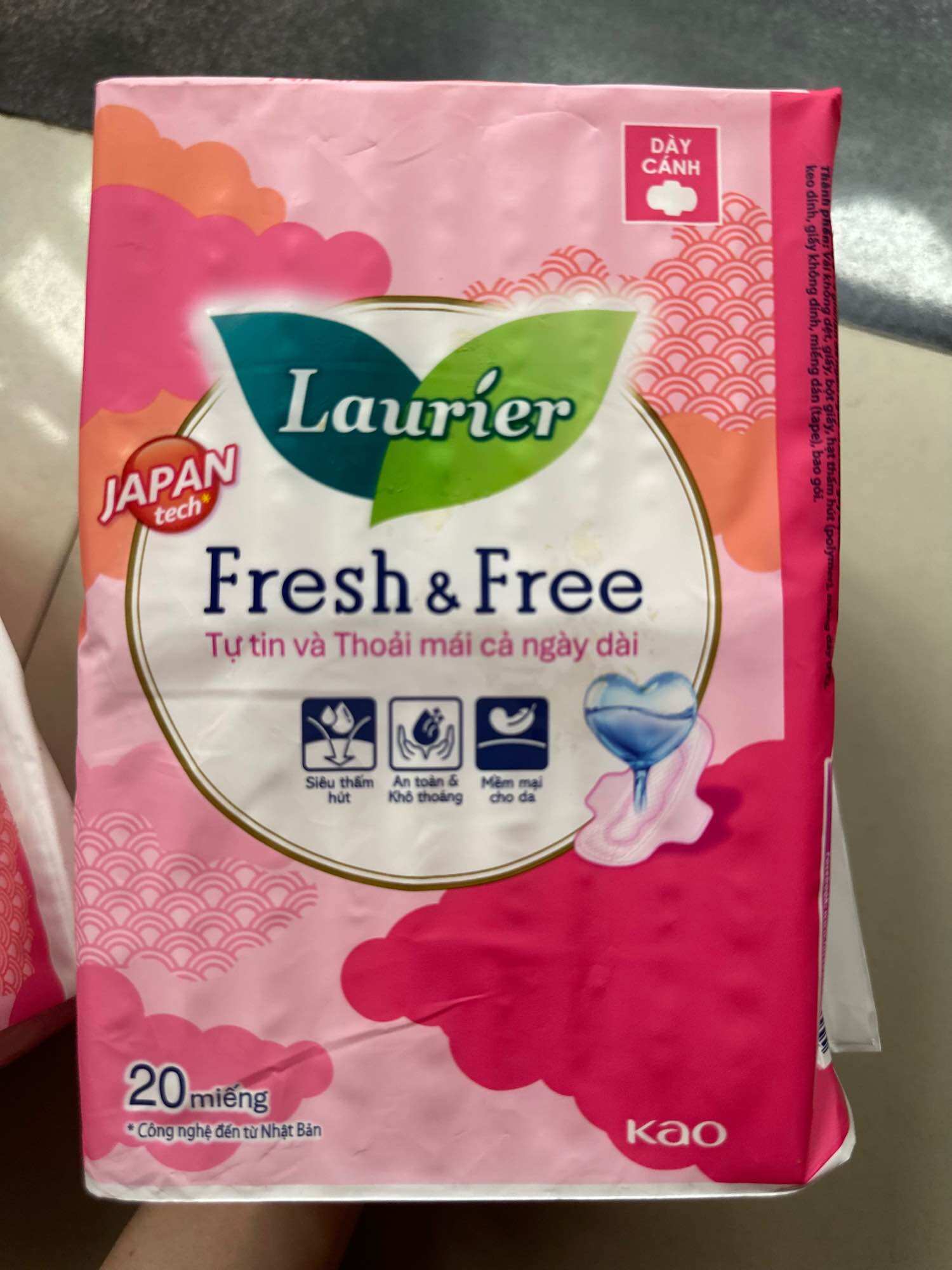 Băng Vệ Sinh Laurier Fresh & Free Dày Cánh - 20 Miếng