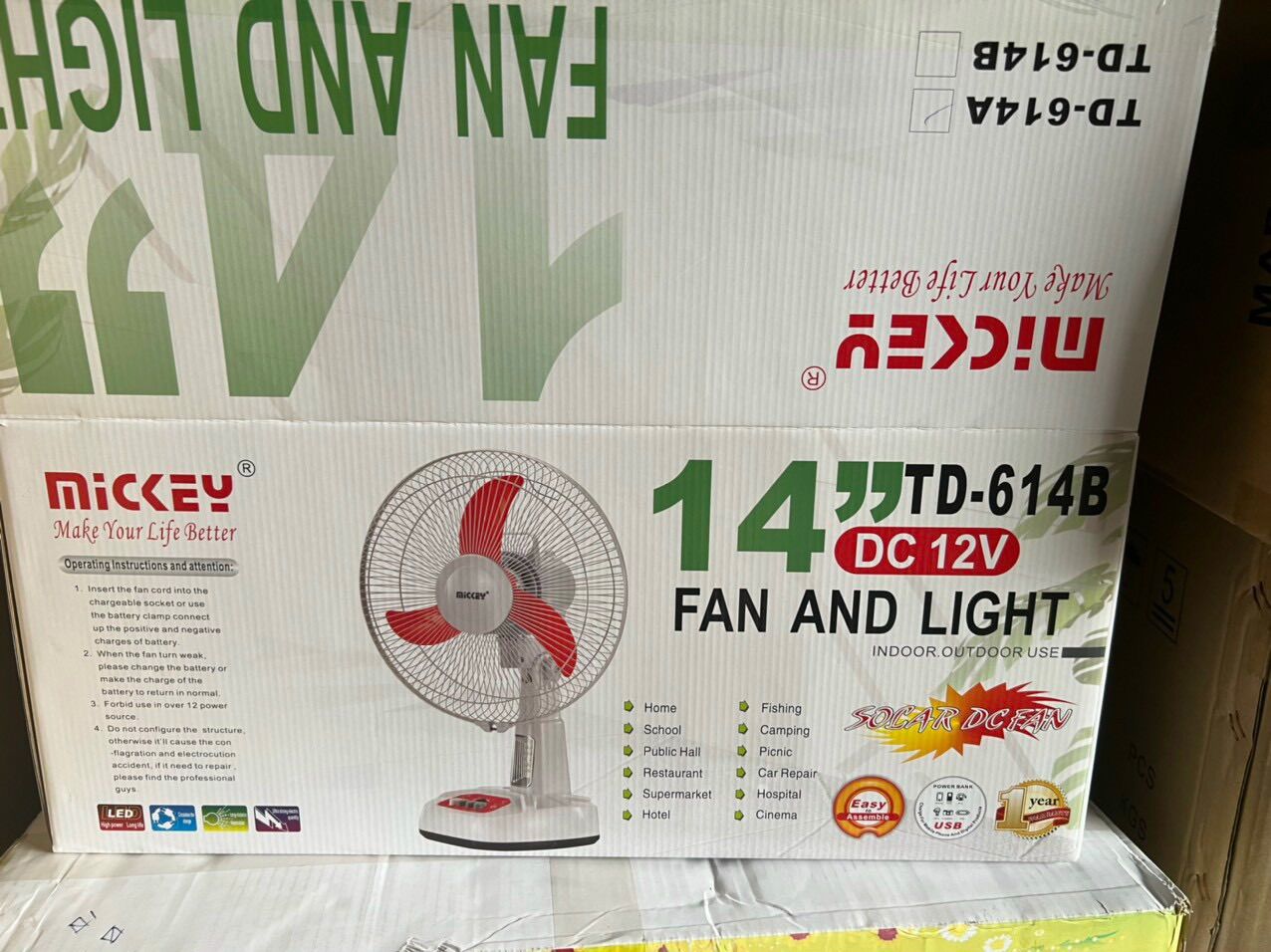 Quạt tích điện Mickey siêu bền.