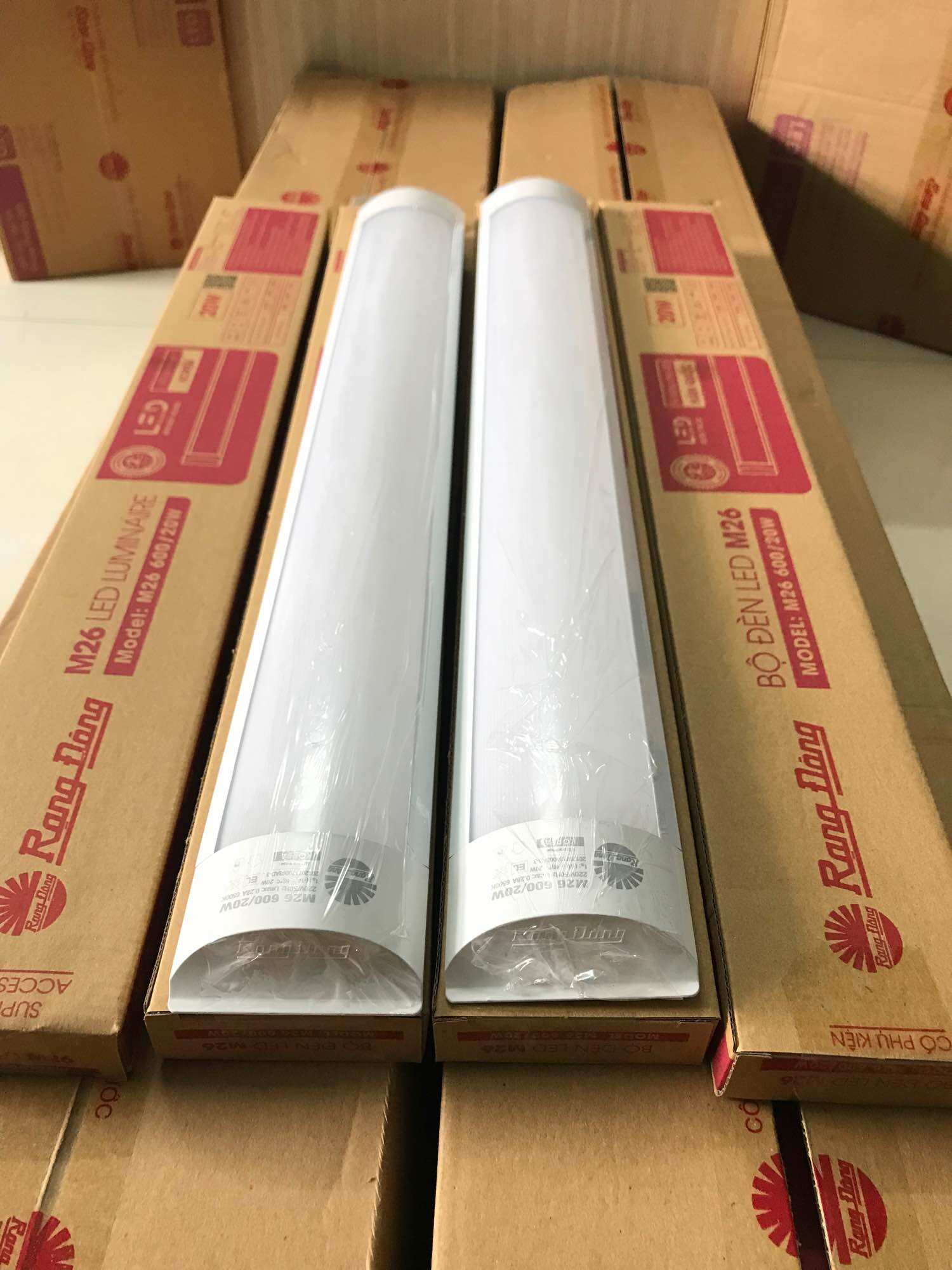 Bóng đèn bán nguyệt 0.6m Rạng Đông